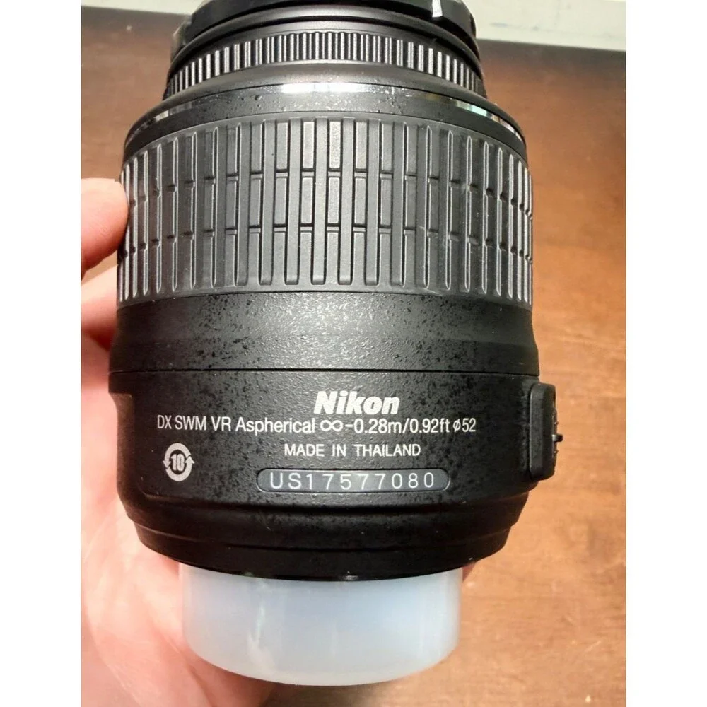 Nikon AF-S DX Nikkor 18-55mm f/3.5-5.6 dx vr Auto Lens